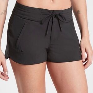 ATHLETA Black Hudson Mid-Rise Swim Hybrid Boardshort Summer Hiking Shorts Sz‎ 12